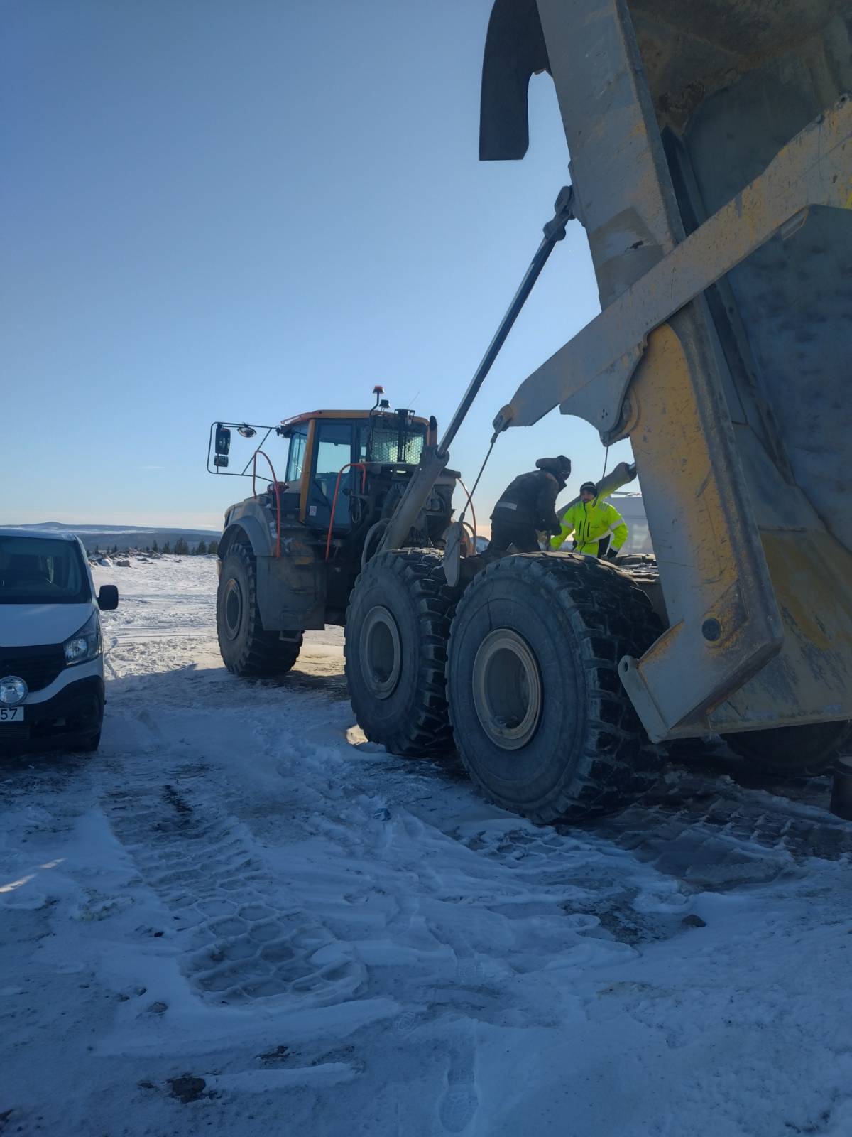 Hydraulslang i bilen